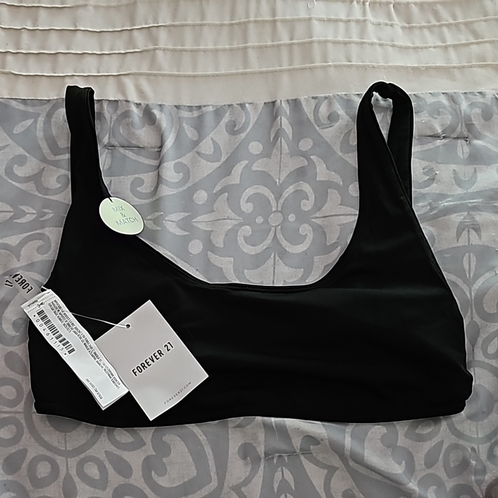 Black twist front swim suit TOP